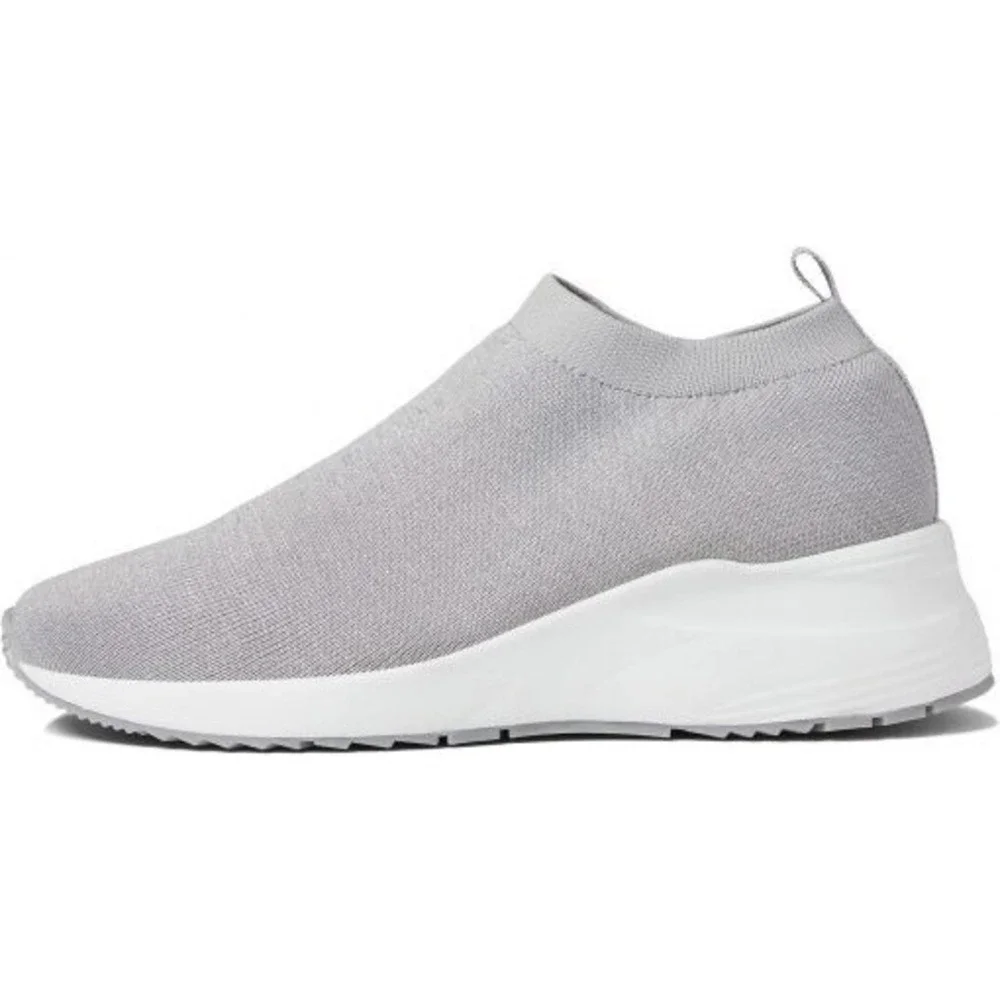 Blondo® (Women's 7.5 M) Kira™ Waterproof Sneakers in Gray